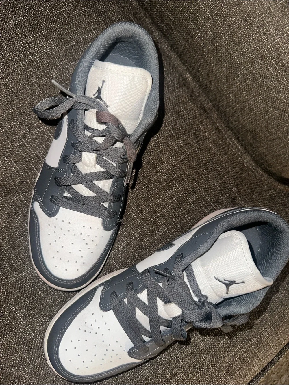 Nike Kids Low-Top Sneakers in White and Dark Gray